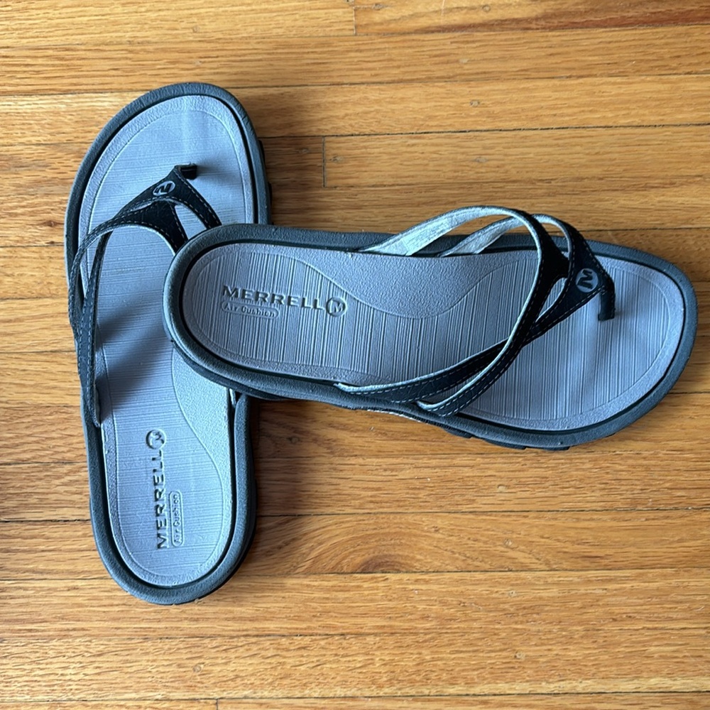 MERRELL Enoki Flip Flop Black with blue sole bed - Women's size